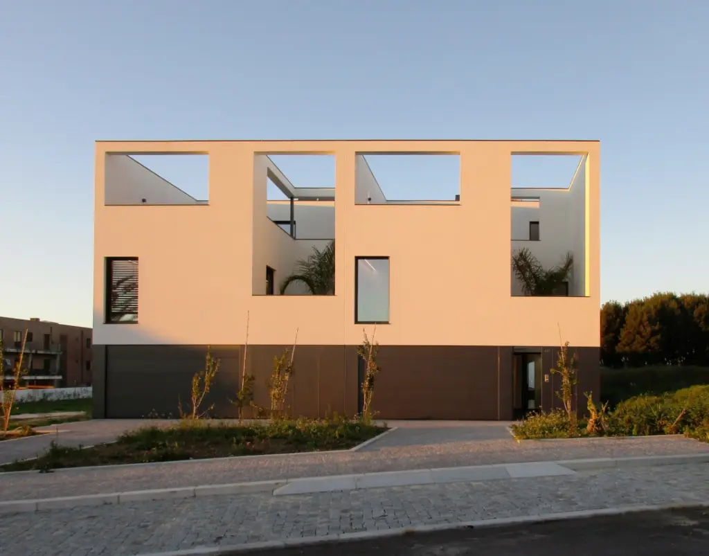 Fachada inovadora das casas geminadas